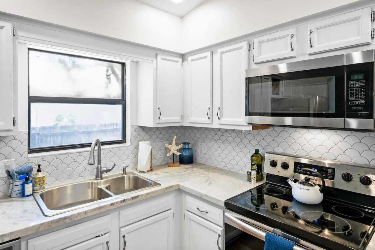 The St Augusdream Renovated Beach House Sleeps 8 Walk To Beach St. Augustine Exterior foto